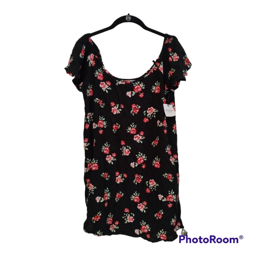 NWT‎ Arizona black floral flowy top
